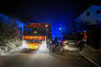 Grossbottwar: Weihnachtsbaum geht in Flammen auf - eine verletzte Person
